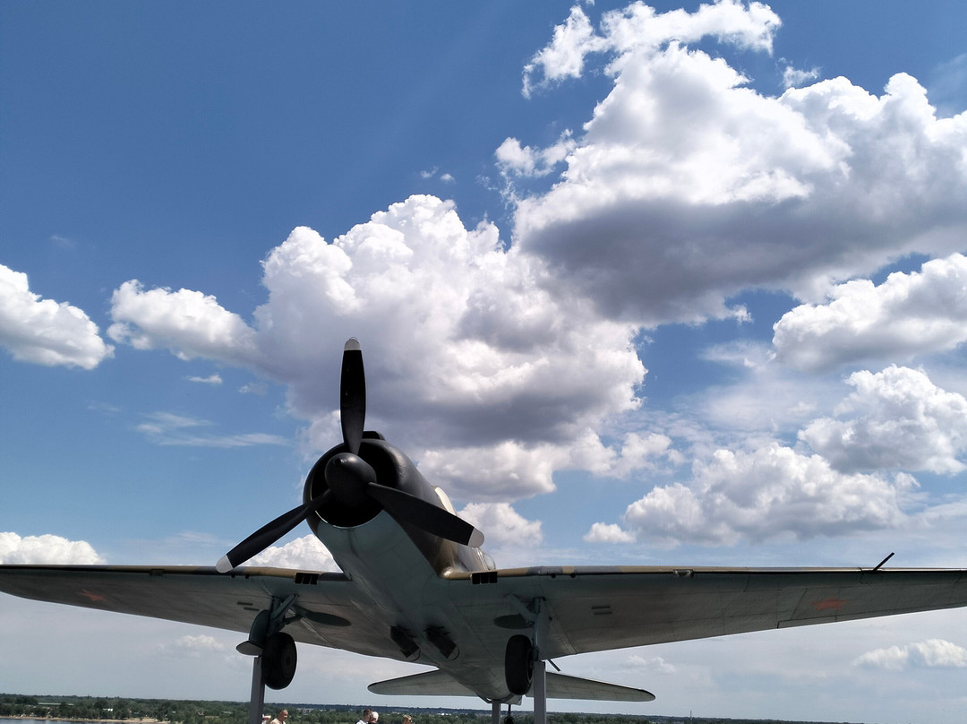 Airplane Su-2 Monument-伏尔加格勒必去景点