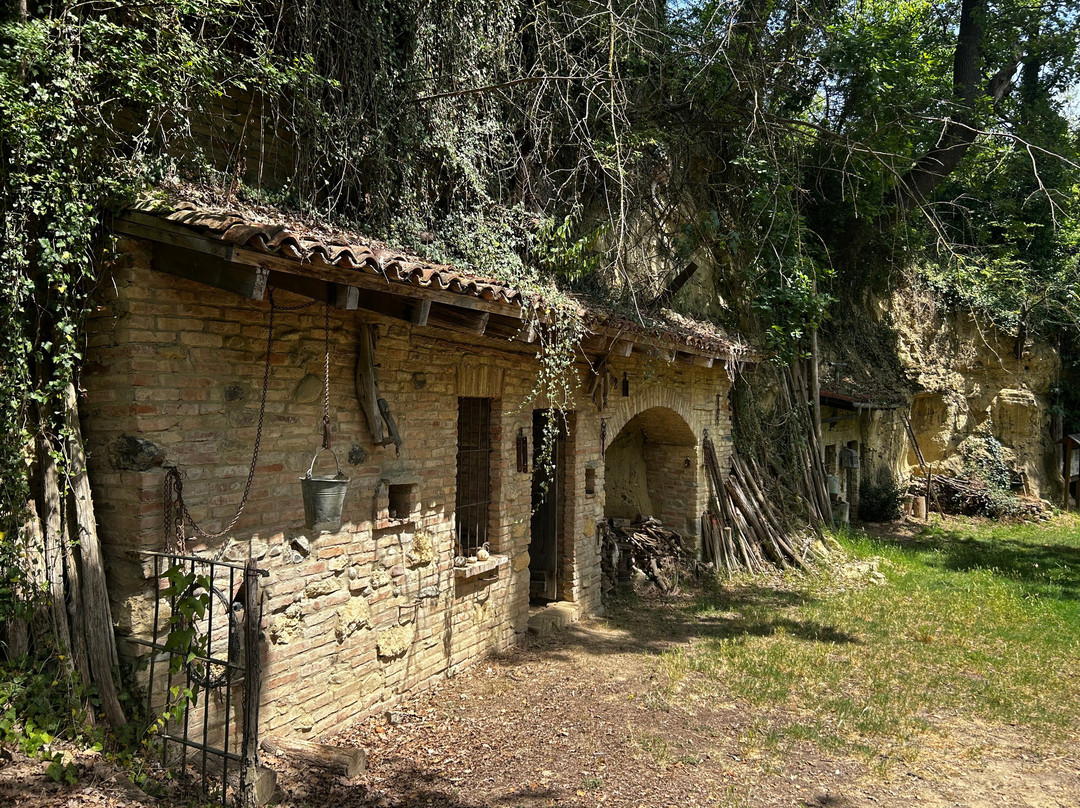 Case Grotta Di Mombarone-阿斯蒂必去景点