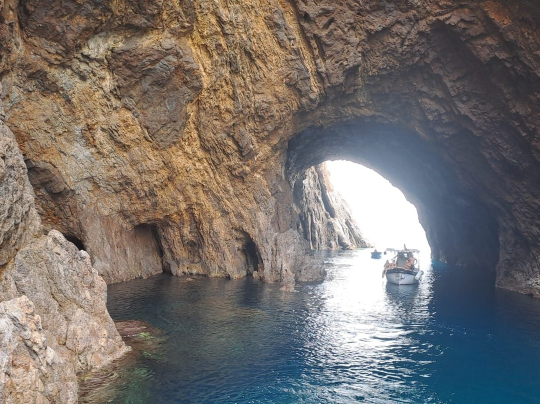 Il Fauno - Motobarca-Ponza Island必去景点