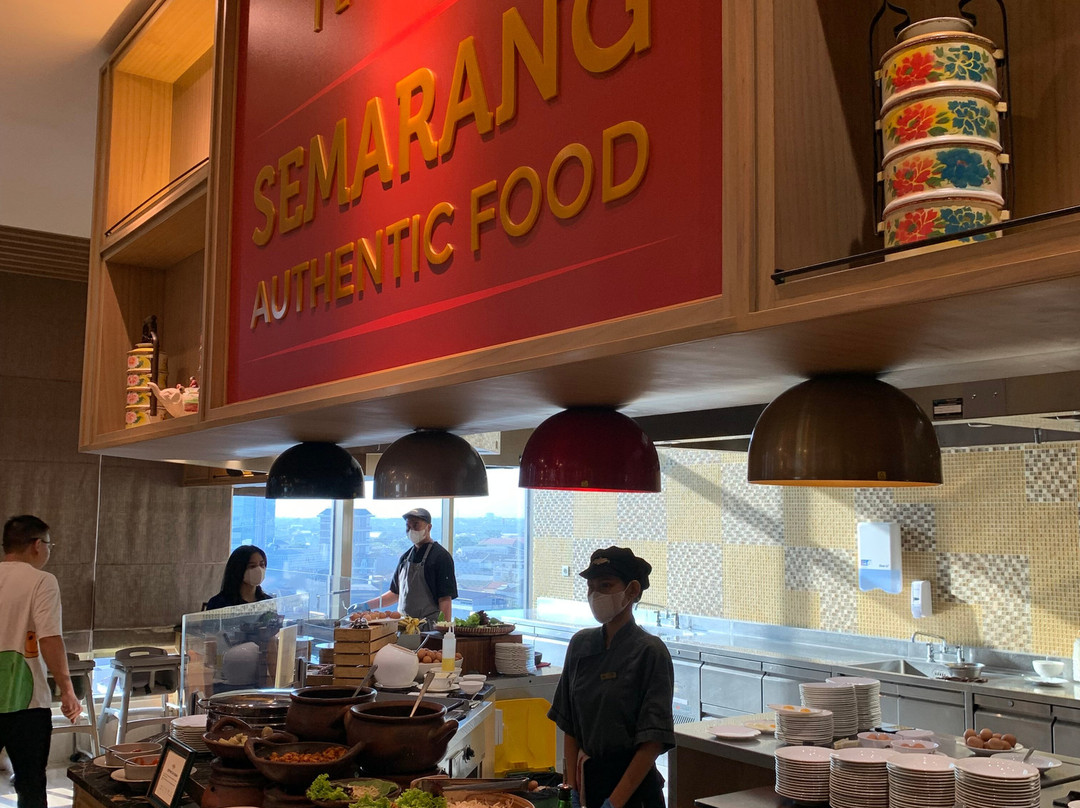 三宝垄特雷姆酒店主图