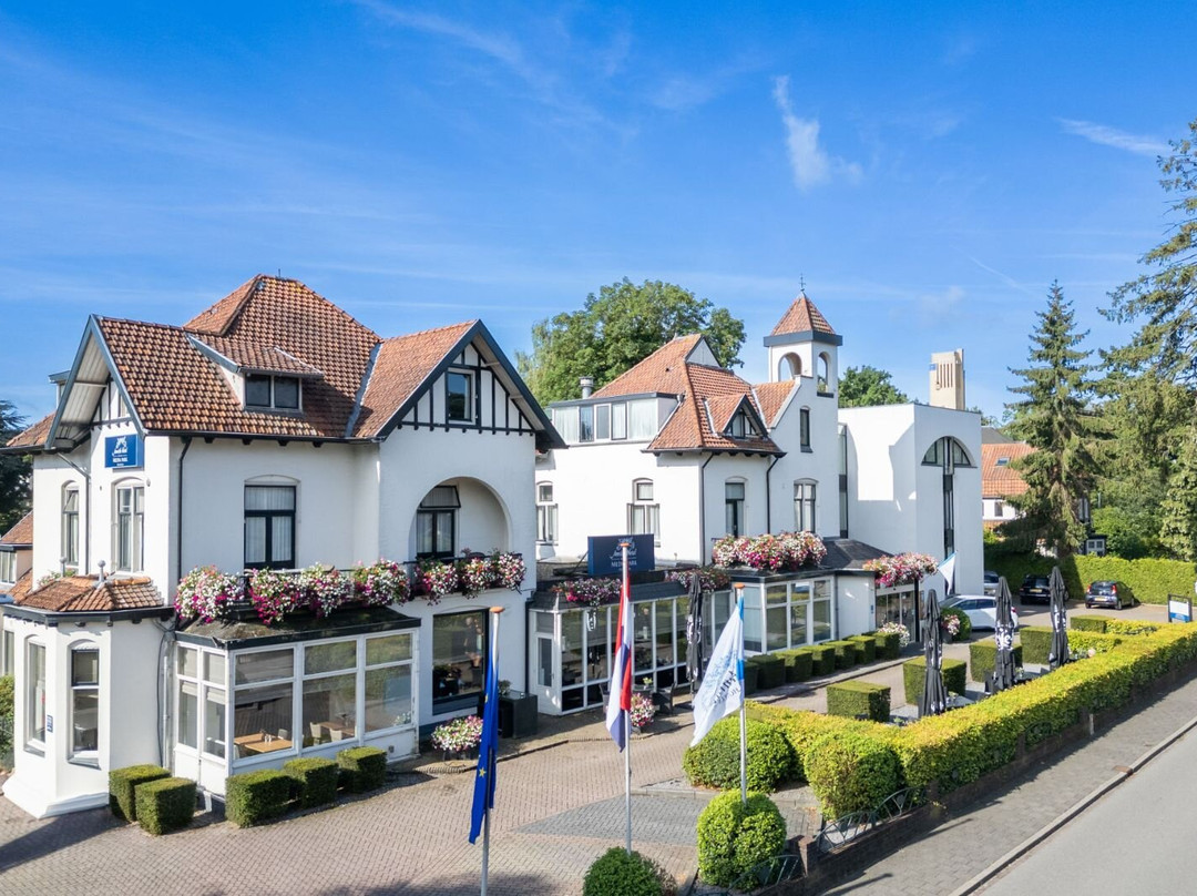 希佛萨姆梅迪亚公园阿姆拉斯酒店主图