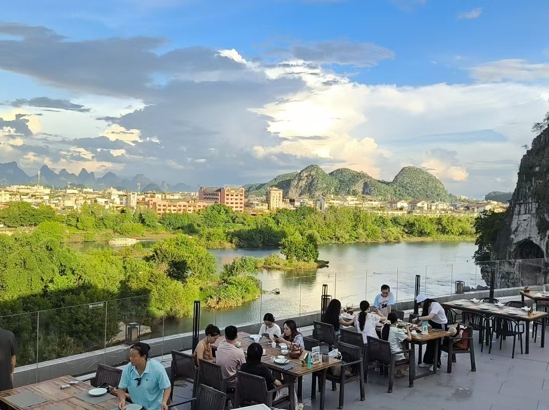 ZUI漓江餐厅 (诗与远方漓江院子店)