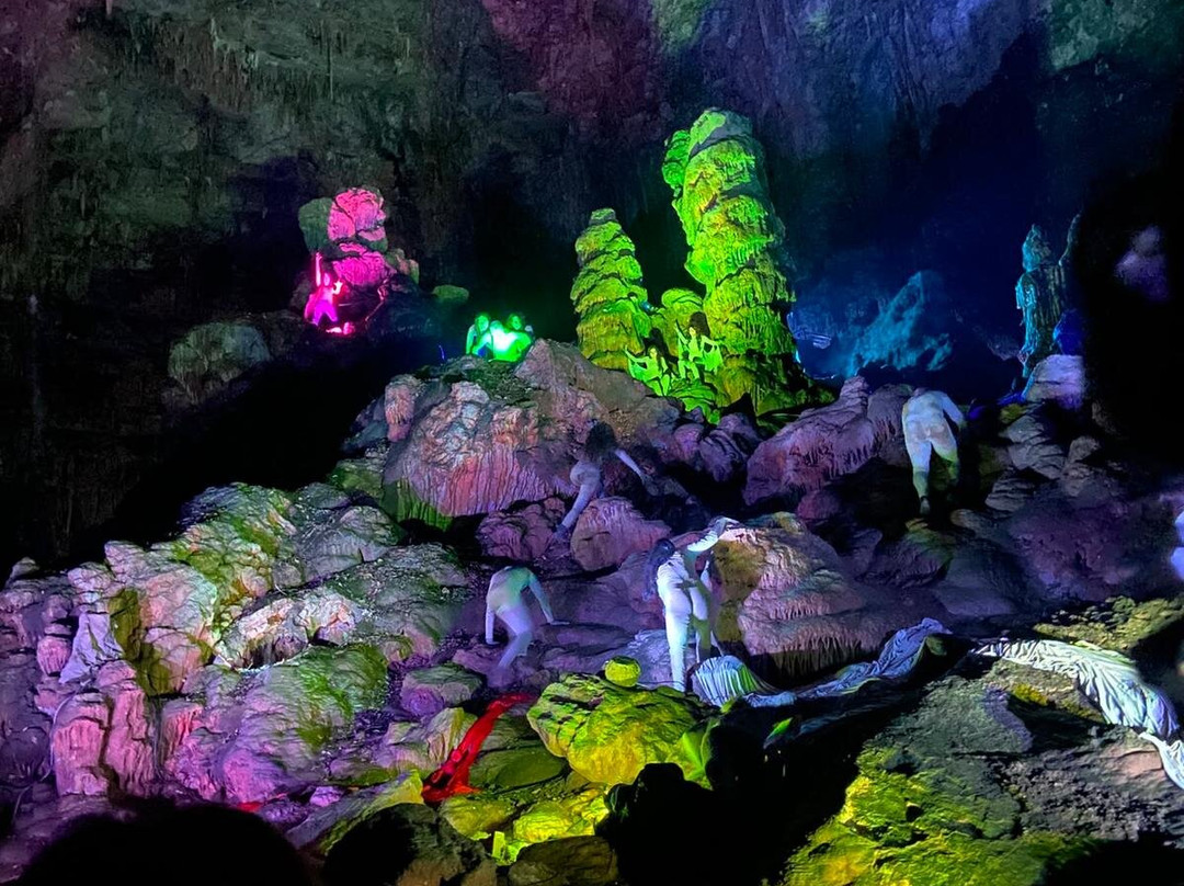 Hell in the Cave-卡斯特拉纳格罗泰必去景点