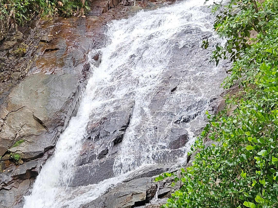 Sauzier Waterfall-Port Glaud必去景点