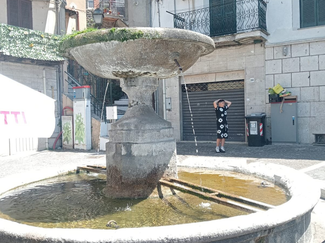 Fontana la Barcaccia-Rocca di Papa必去景点