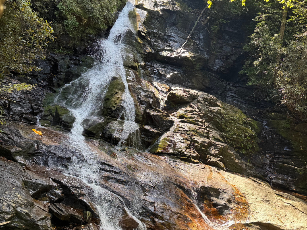 High Shoals Falls Trail-Hiawassee必去景点