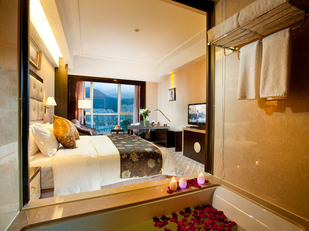 半岛凯豪大酒店主图