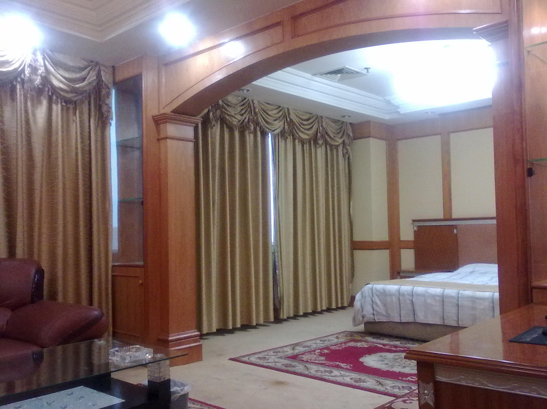 圣天源大酒店主图