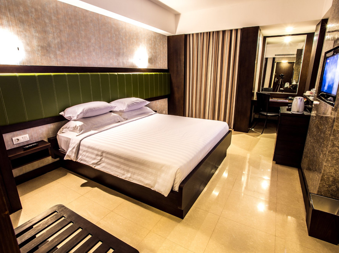 Tasikmadu酒店住宿-Crown Victoria Hotel
