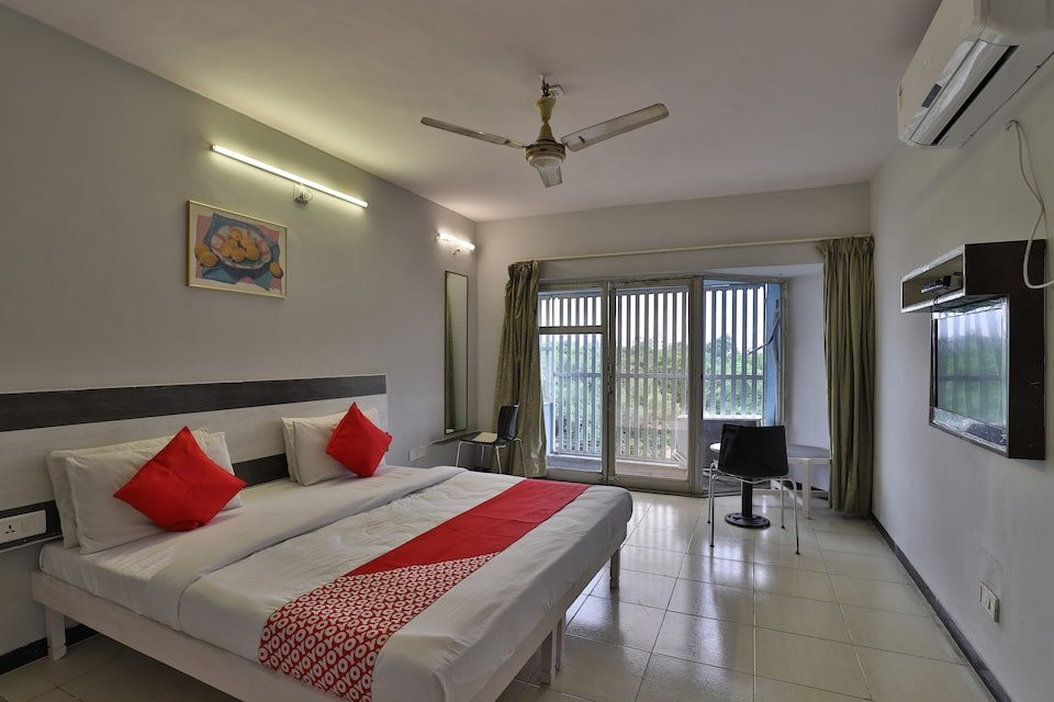 OYO 27796 Hotel Jubilee