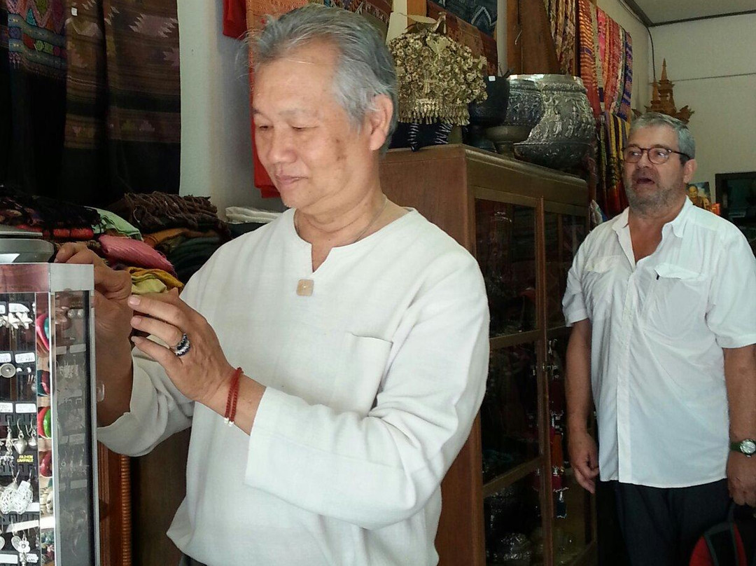 坤丹旅游景点-Gong Luang Shop