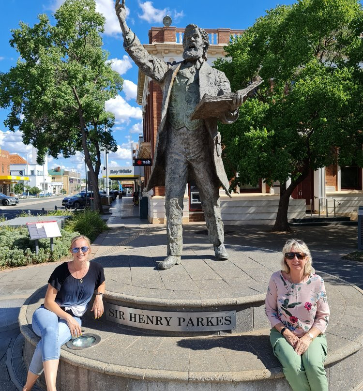 Sir Henry Parkes Statue景点图片