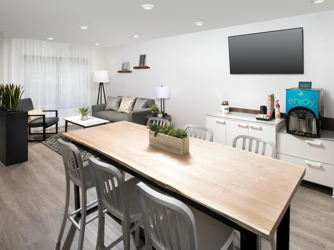 WoodSpring Suites Seattle Redmond主图