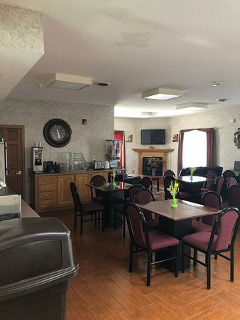 Super 8 by Wyndham Three Rivers主图