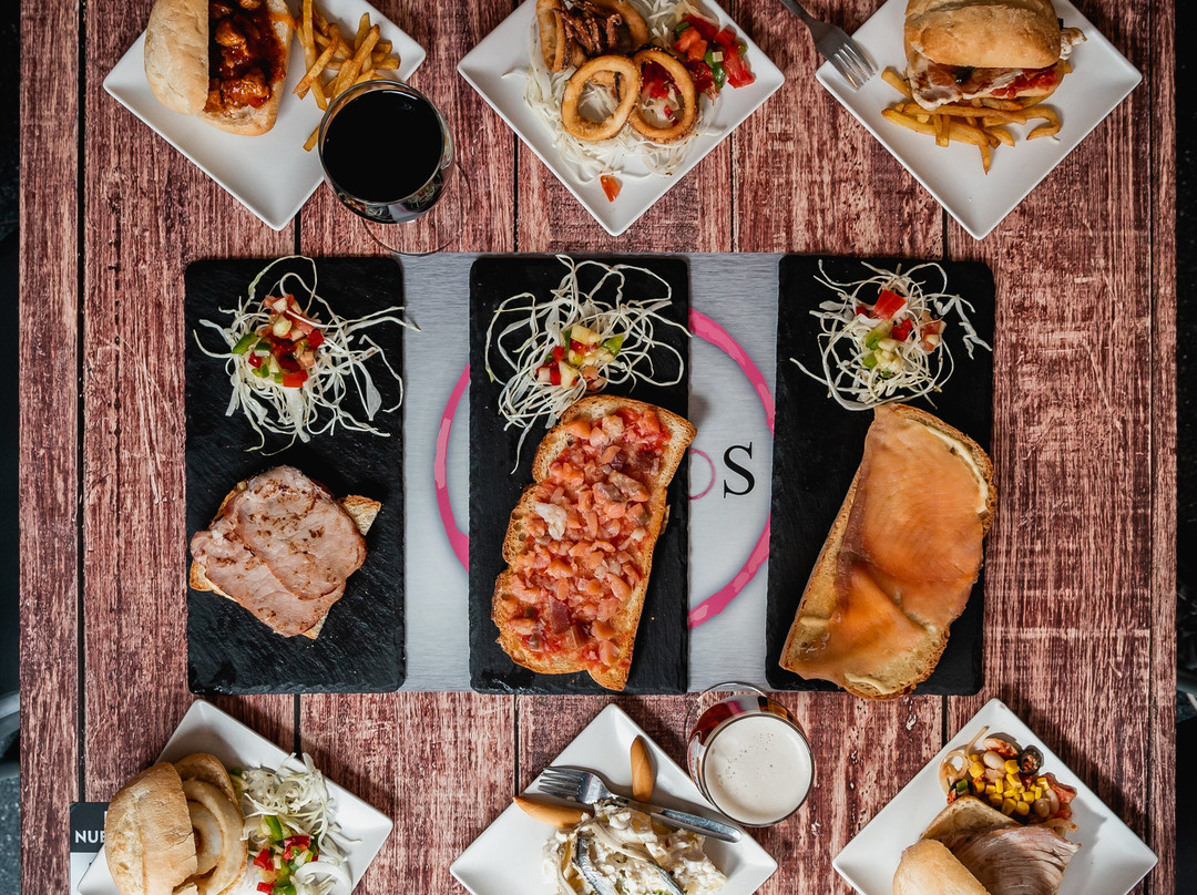 La Envia餐馆和美食-Pepitos Tapas