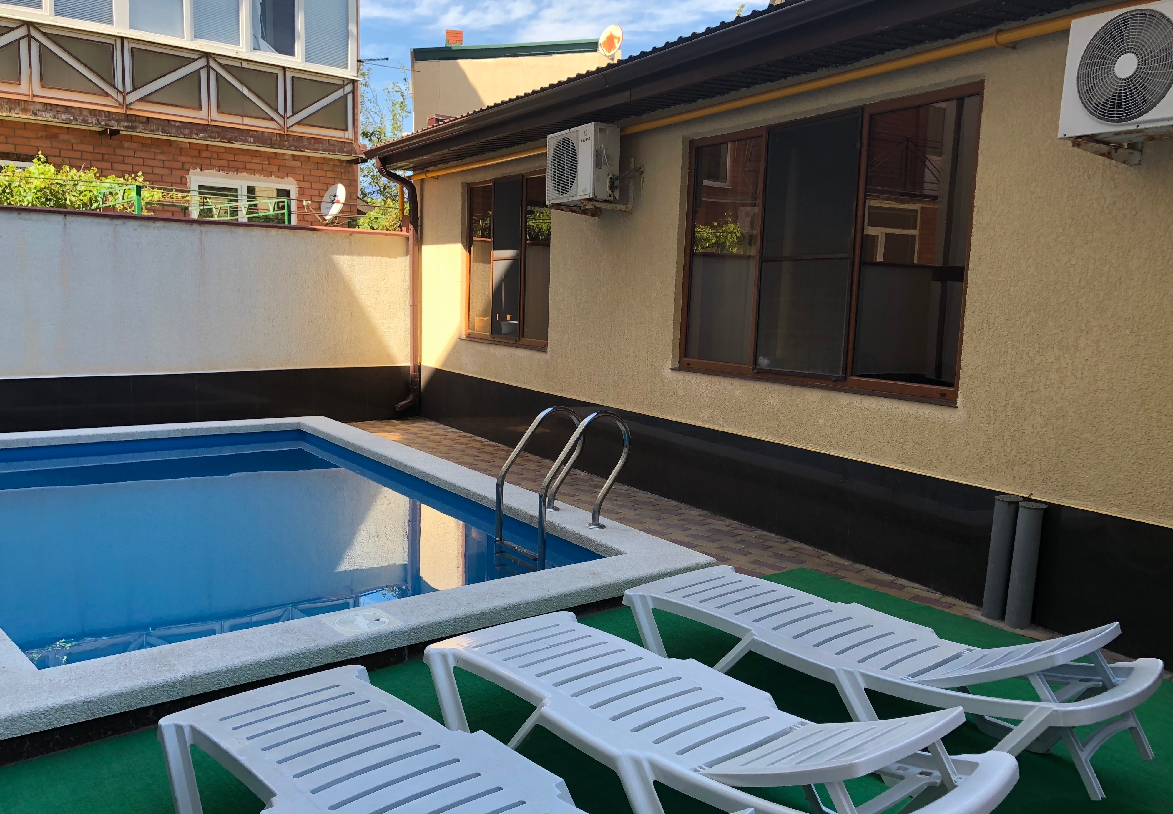 Aliens Guest House-官方