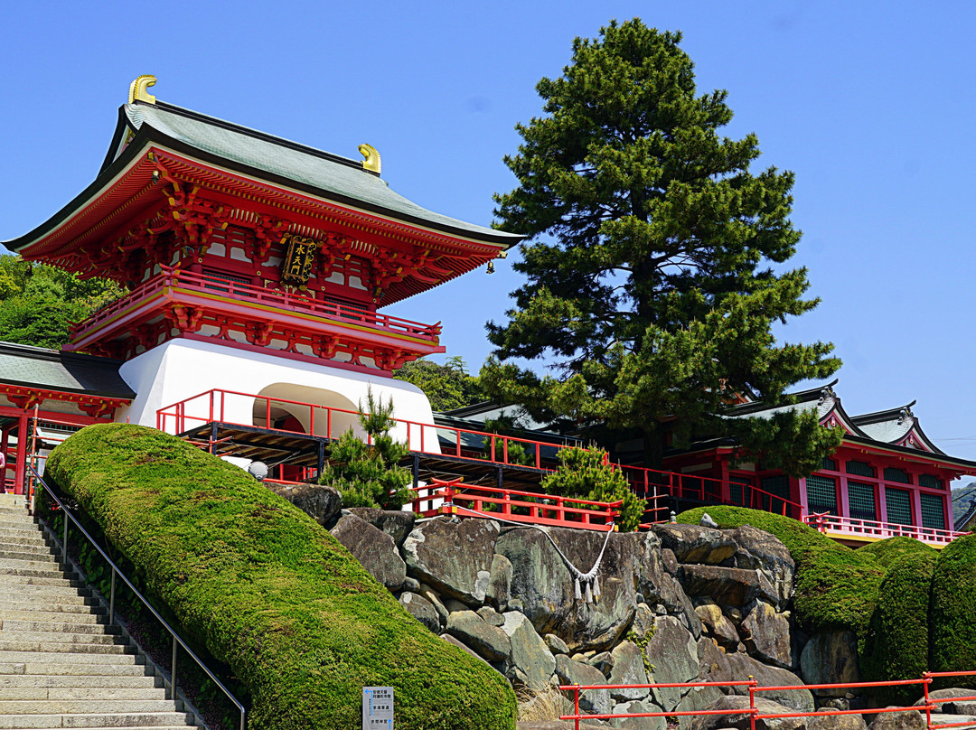 Akama Shrine景点图片
