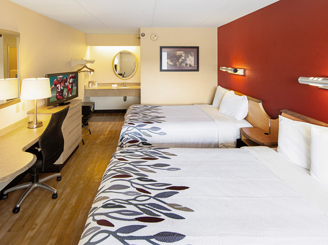 托莱多大学红屋顶酒店主图