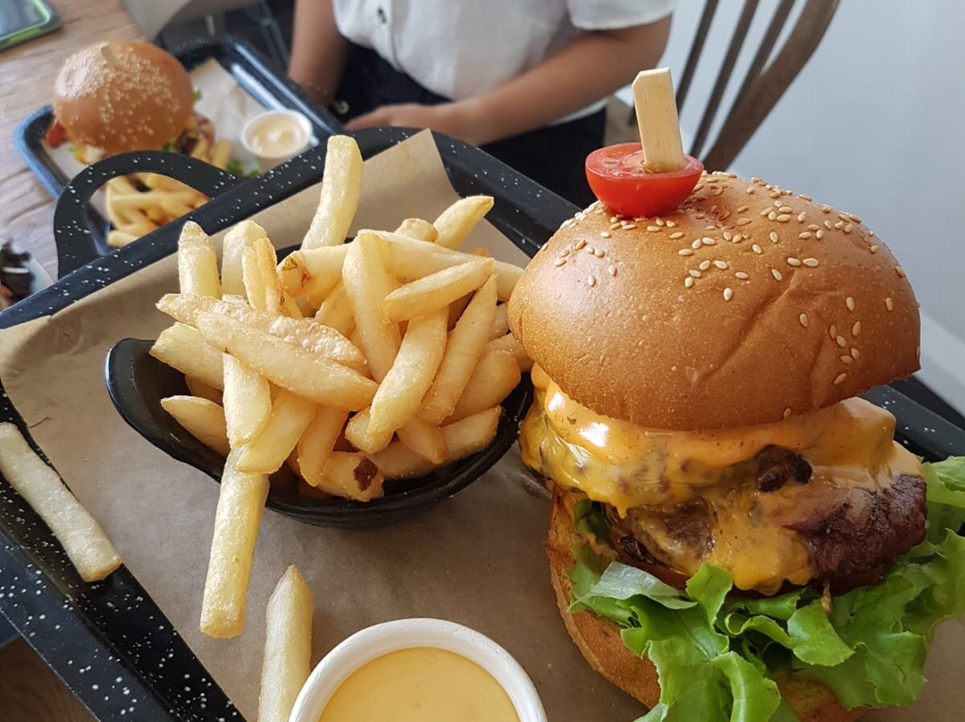 Crossroads Hotel主图