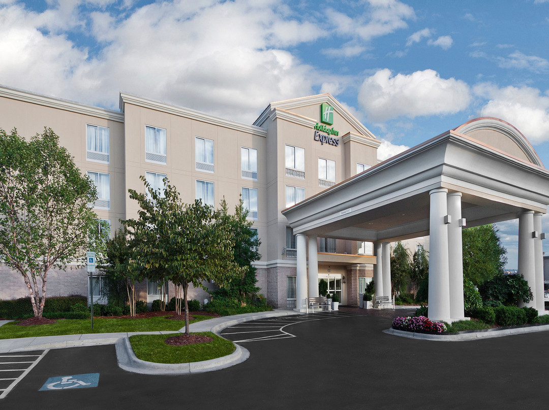 Holiday Inn Express & Suites Concord By IHG主图