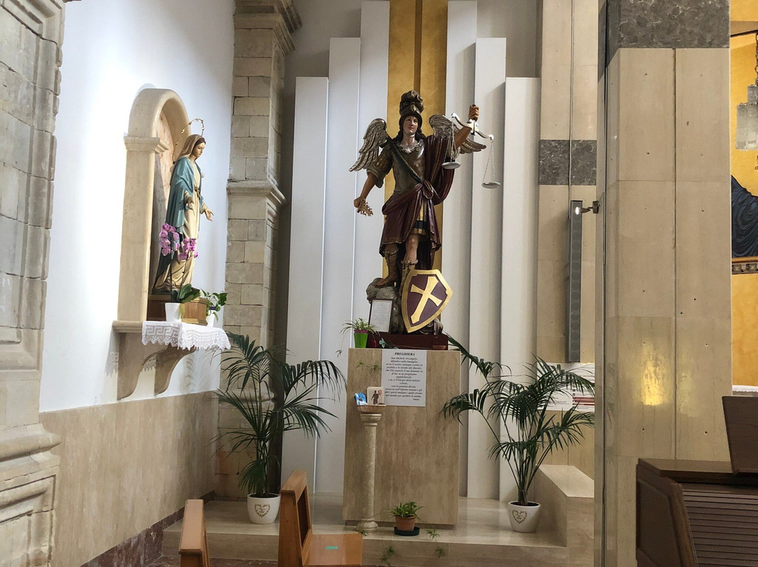 Chiesa Parrocchiale San Michele Arcangelo-Casa Santa必去景点