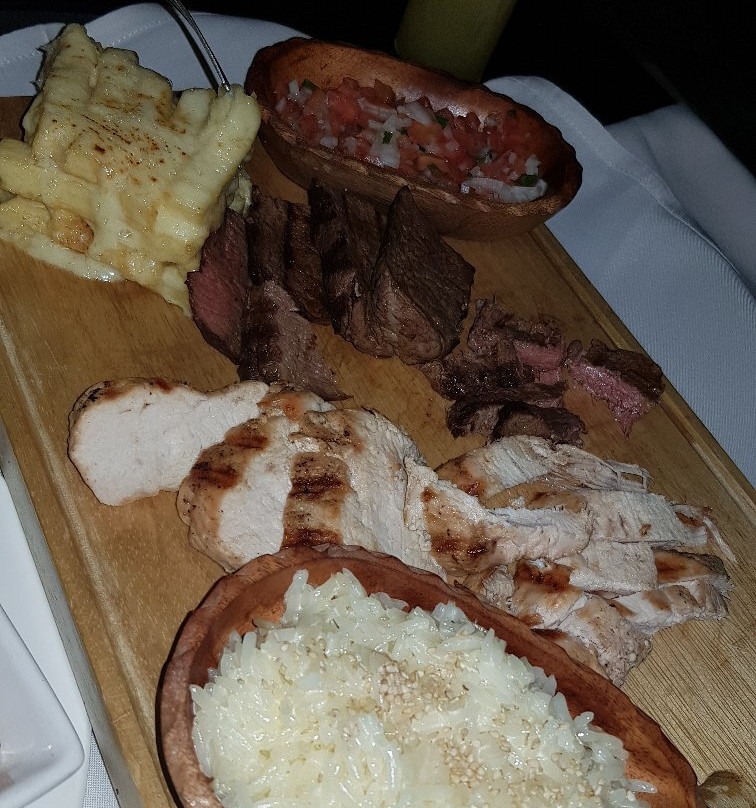 Camino Plaza Hotel主图