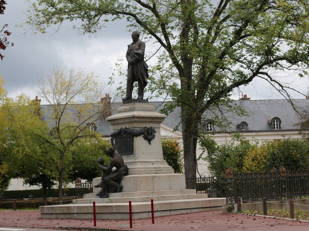 Statue d'Eugène Schneider景点图片