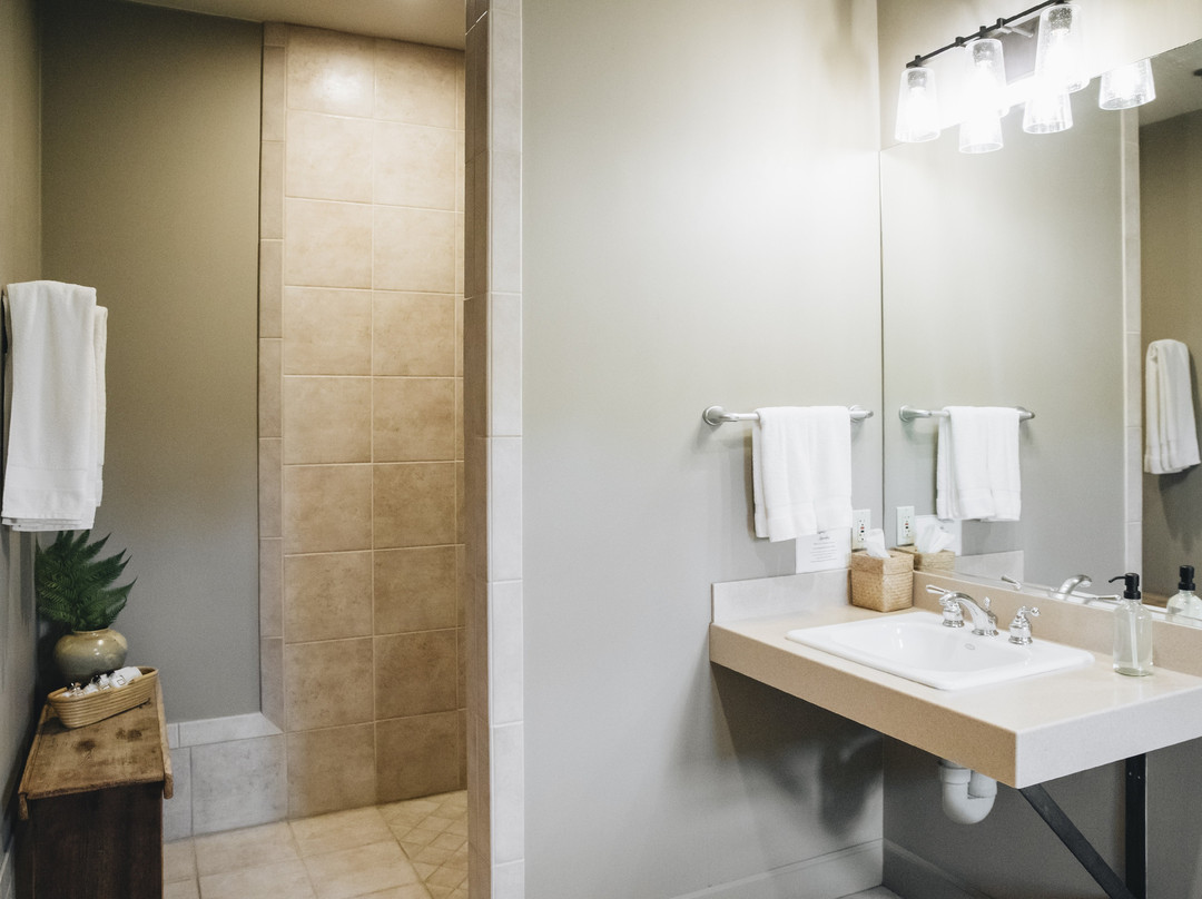 Seven Branches Venue and Inn主图