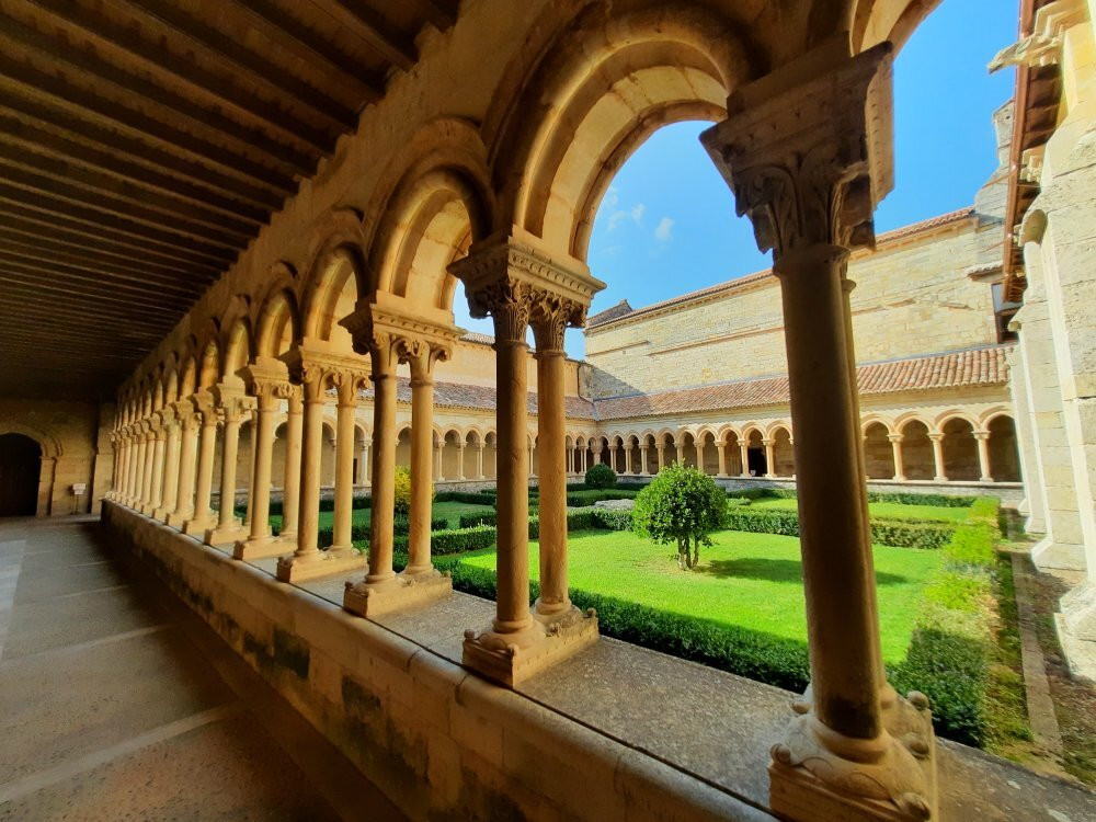 Monasterio de San Andres de Arroyo景点图片