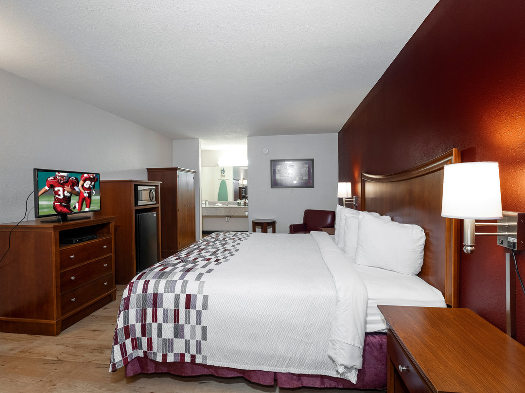 贝斯特韦斯特多森旅馆&套房酒店主图