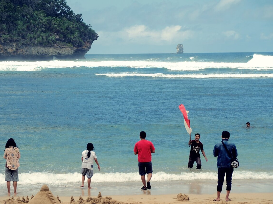 Teluk Asmara Beach-玛琅必去景点