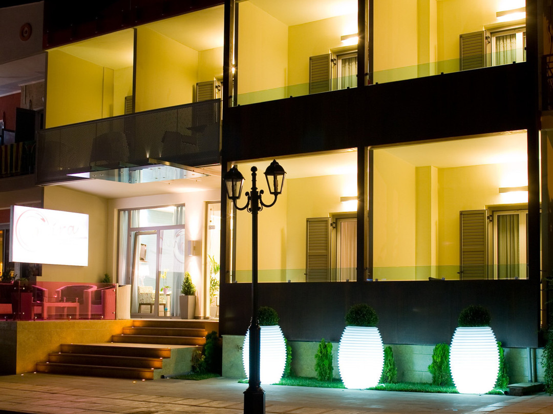 Onira Boutique主图