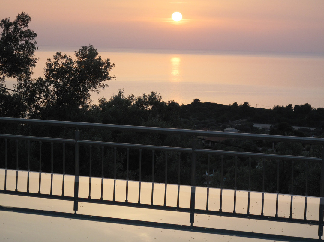 Liogerma Apartments主图