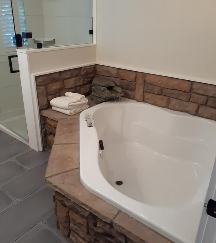 Pine Cove Lodging - Amish Country Lodging主图