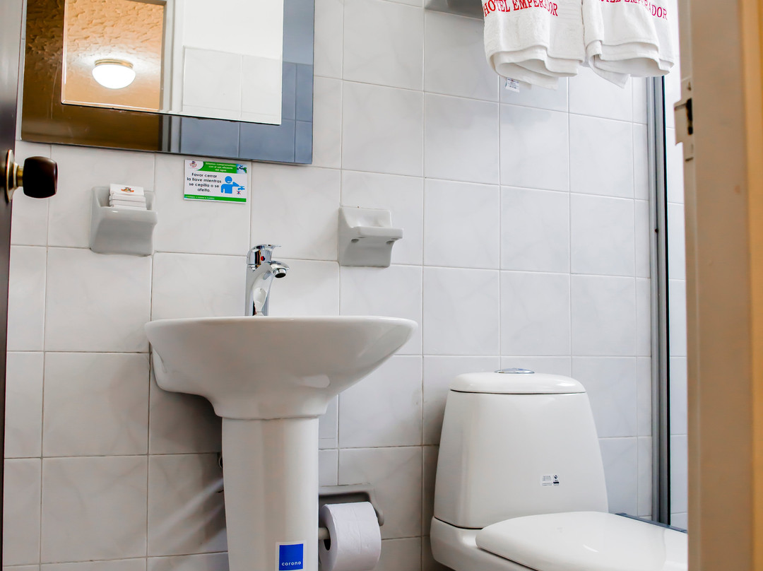 Hotel Emperador主图