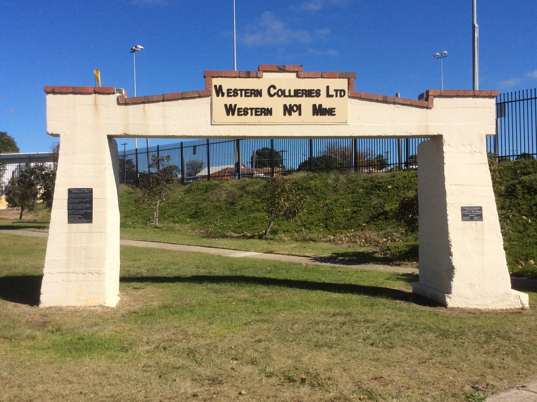 Memorial Coal Arch-Collie必去景点