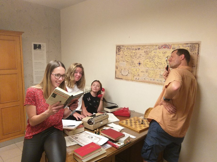 CharleroomS-夏勒华必去景点