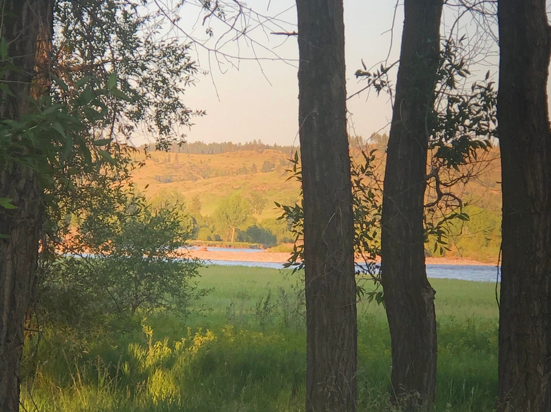 黄石河小屋木屋住宿加早餐旅馆主图