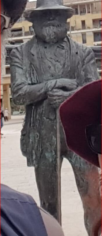 Statue of Paul Cezanne-普罗旺斯必去景点