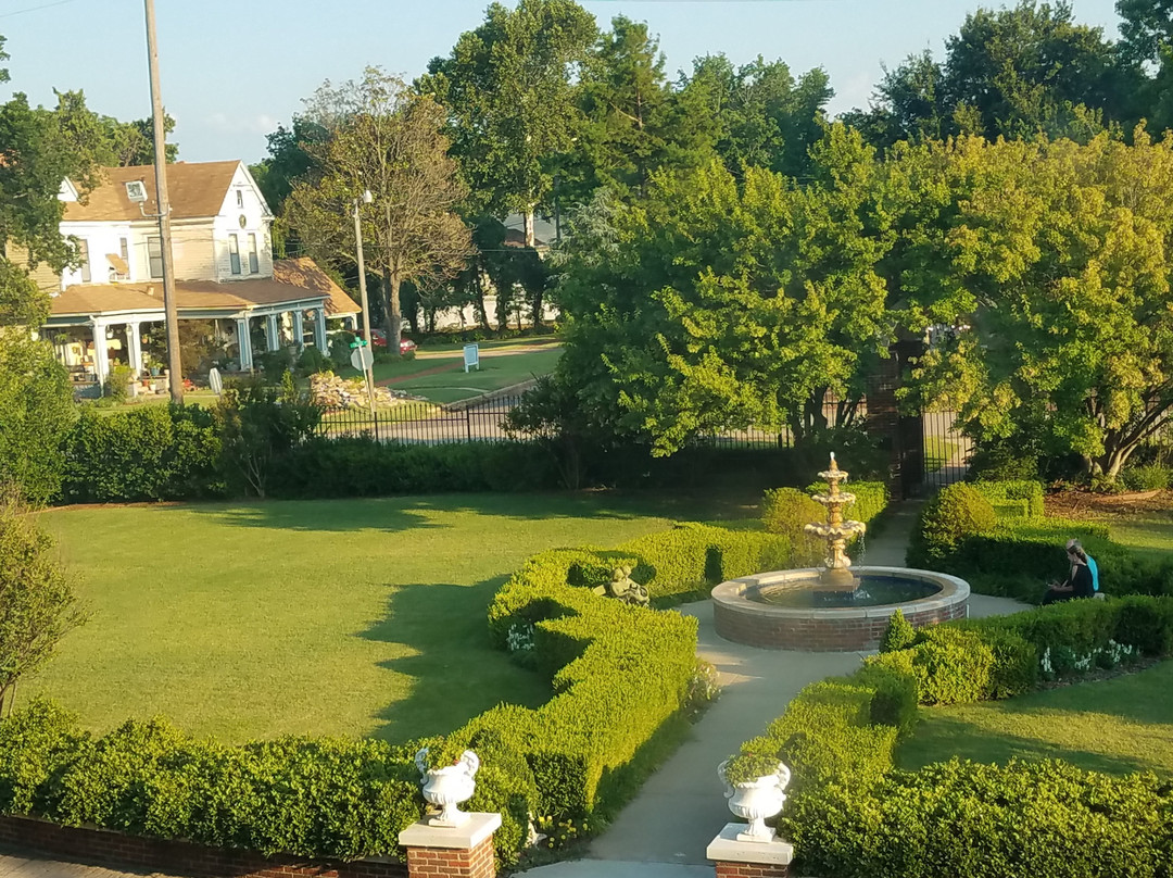 Dominion House主图