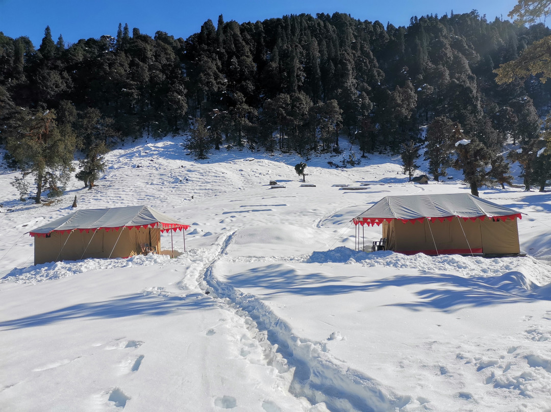 Gezellig Inn - Dewed Camp Chopta