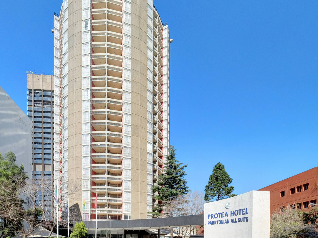 帕克通尼安普罗提全套房酒店主图