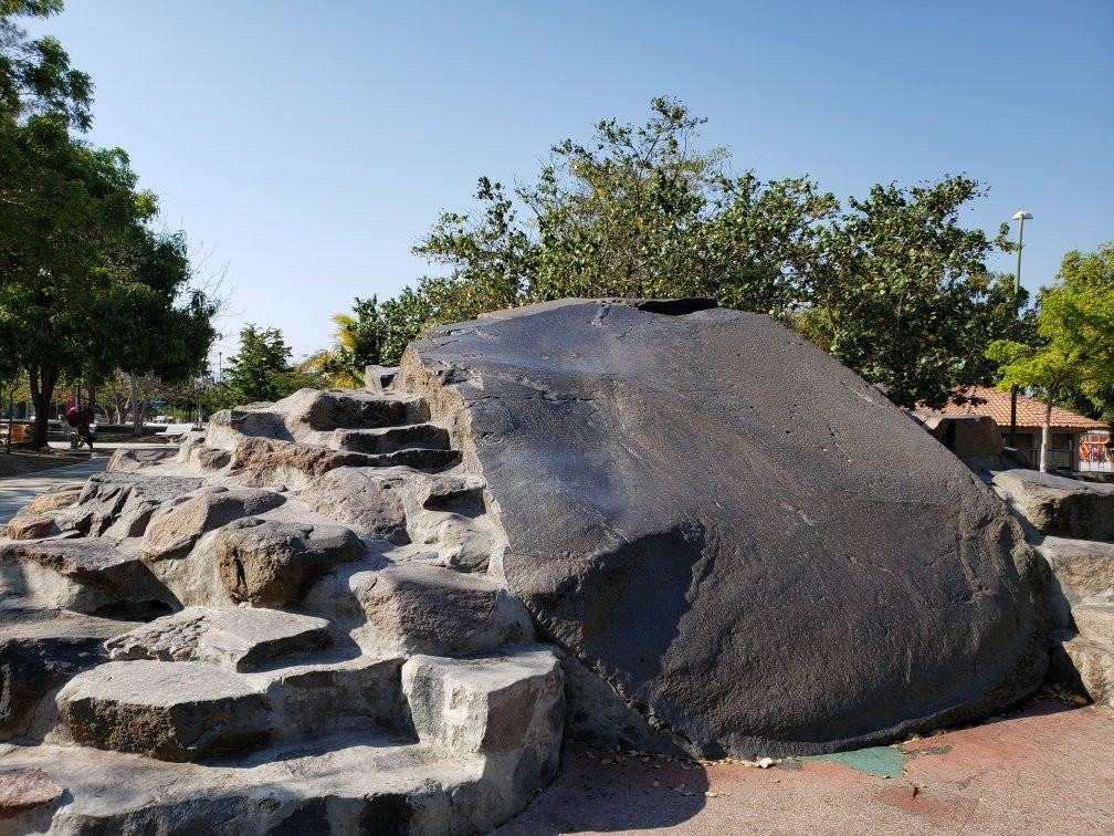 Parque La Piedra Lisa-Colima必去景点