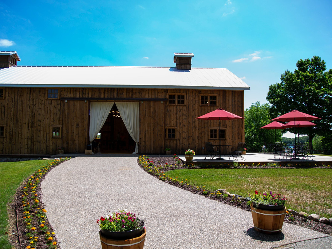 Covered Bridge Farm景点图片