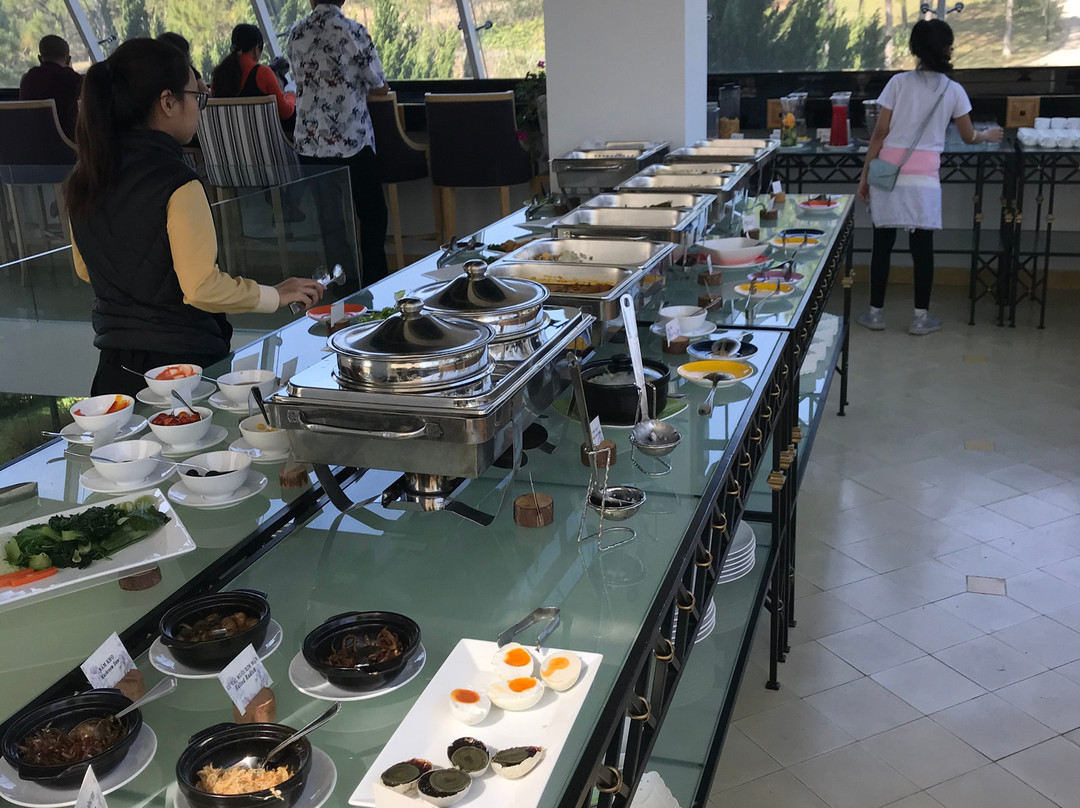 平安村度假酒店主图