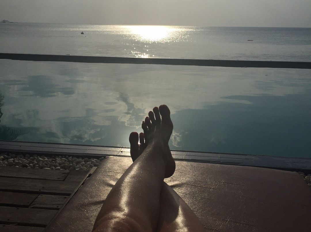 日落湾度假酒店主图