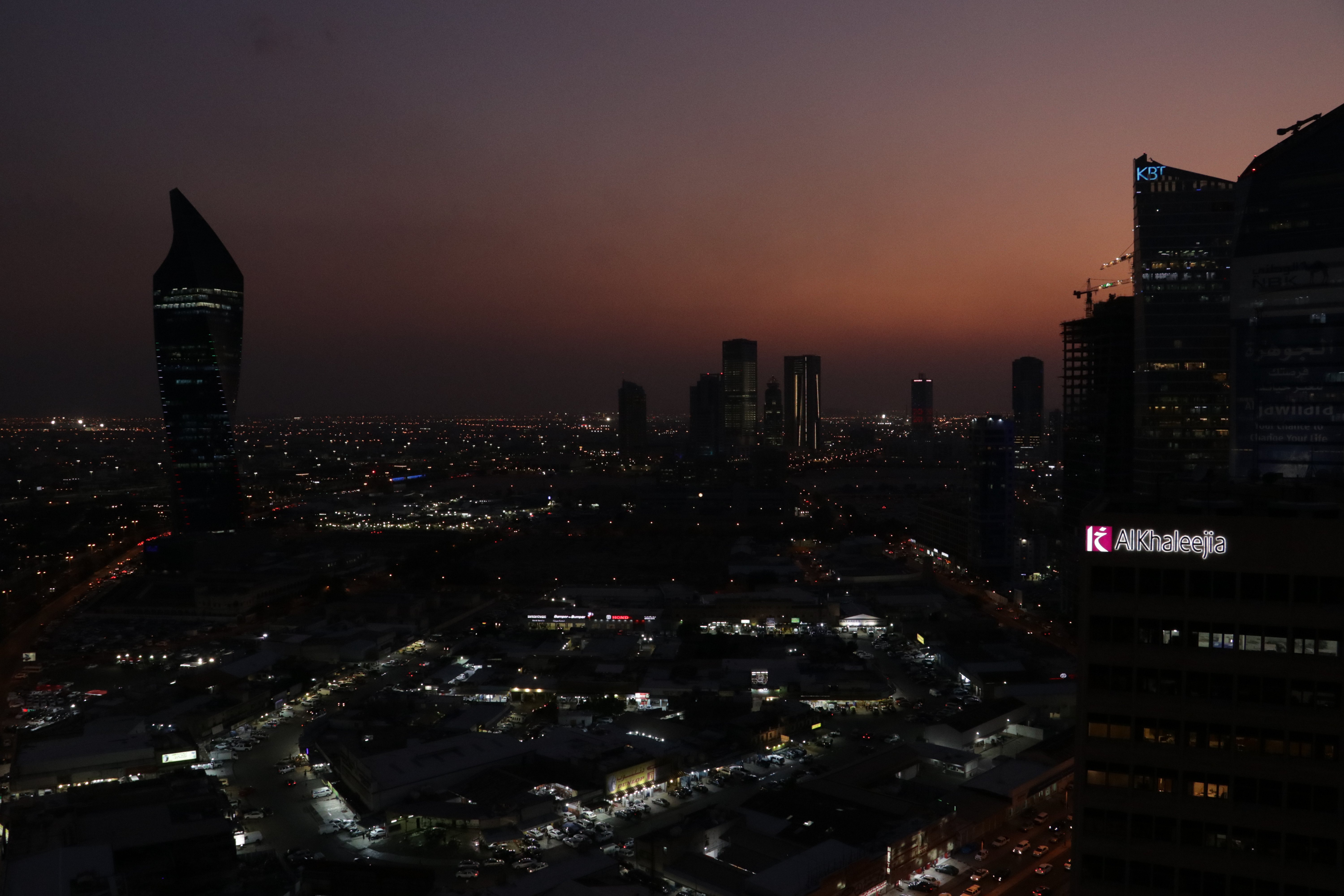 Ramada Encore by Wyndham Kuwait Downtown-泳池