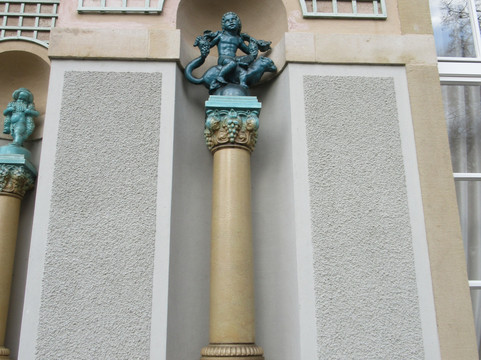 Putti en Facade de l'Orangerie-Mondorf-les-Bains必去景点
