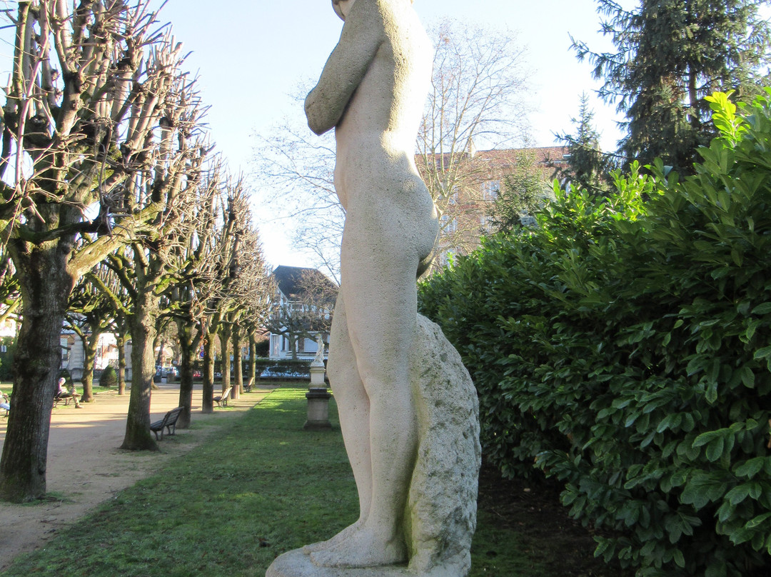 Square de la Convention景点图片