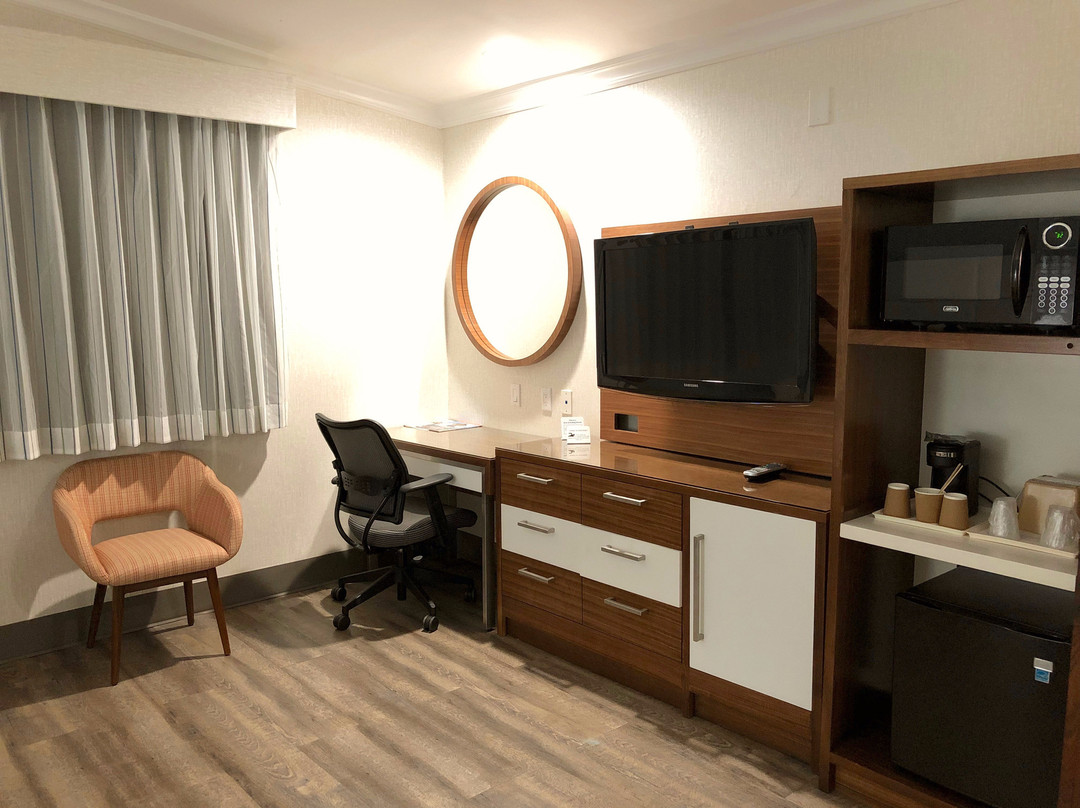 帕萨迪纳哇卡班德行政客栈主图